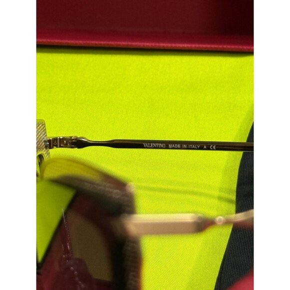 Valentino 34mm Individual Cat Eye Sunglasses Rose gold gradient - Picture 7 of 13